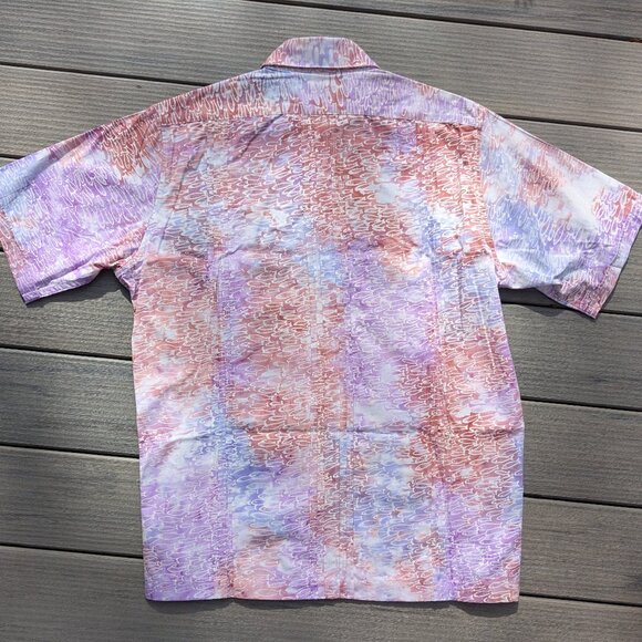 Dos Carolinas Classic Guayabera (Size: L) [Pink & Purple Fish Pattern] - Picture 2 of 7